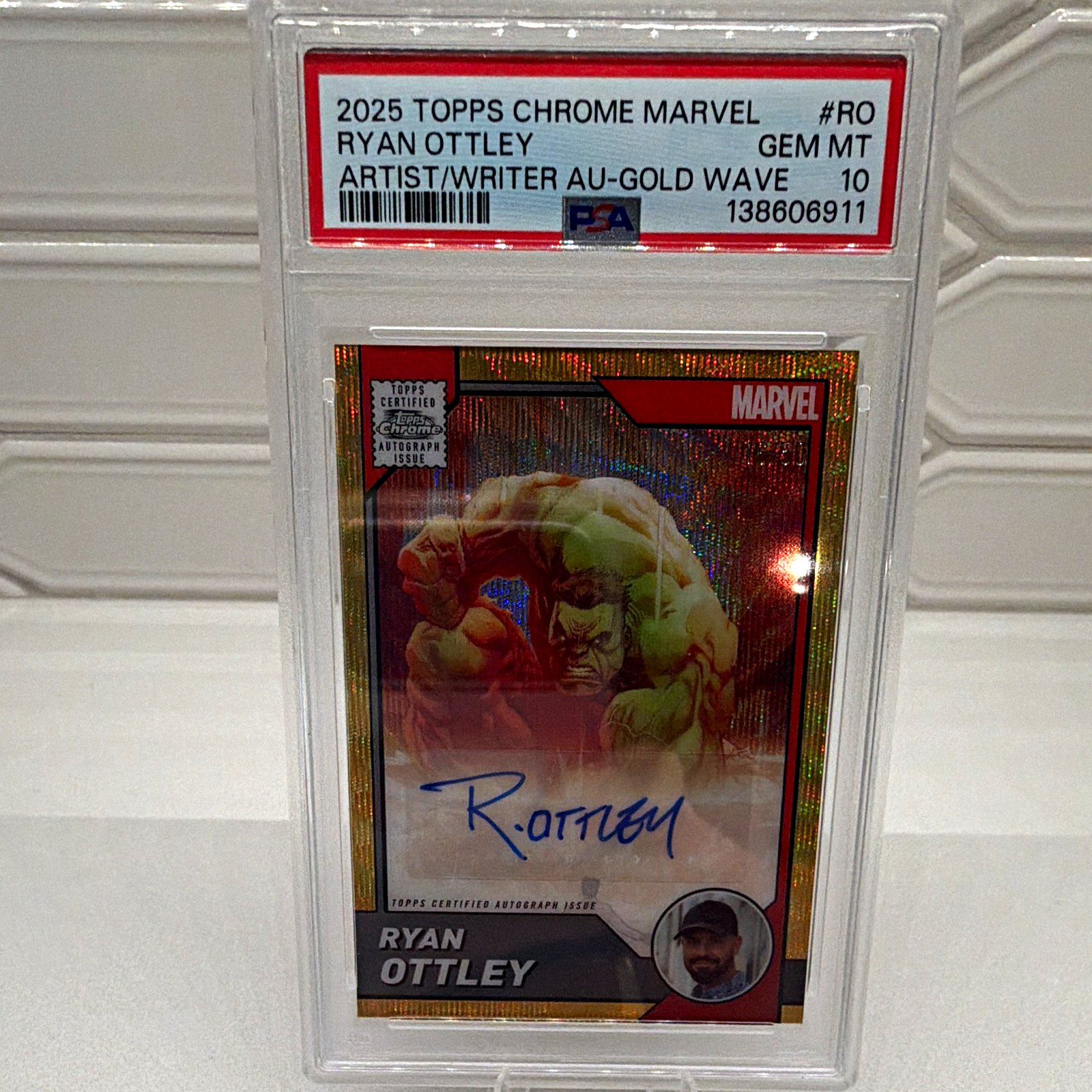 Topps 2025 Chrome Marvel Ryan Ottley Artist/Writer AU-Gold Wave Auto PSA 10
