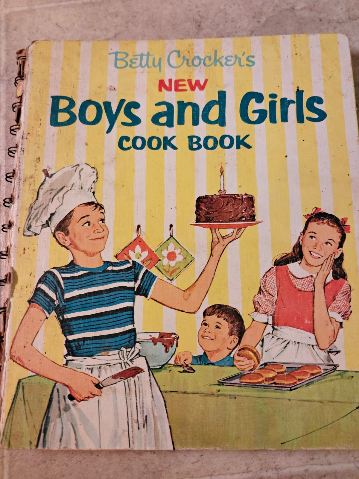 1965 Betty Crocker\'s New Boys and Girls Cook Book Vintage Spiral Kids Cookbook