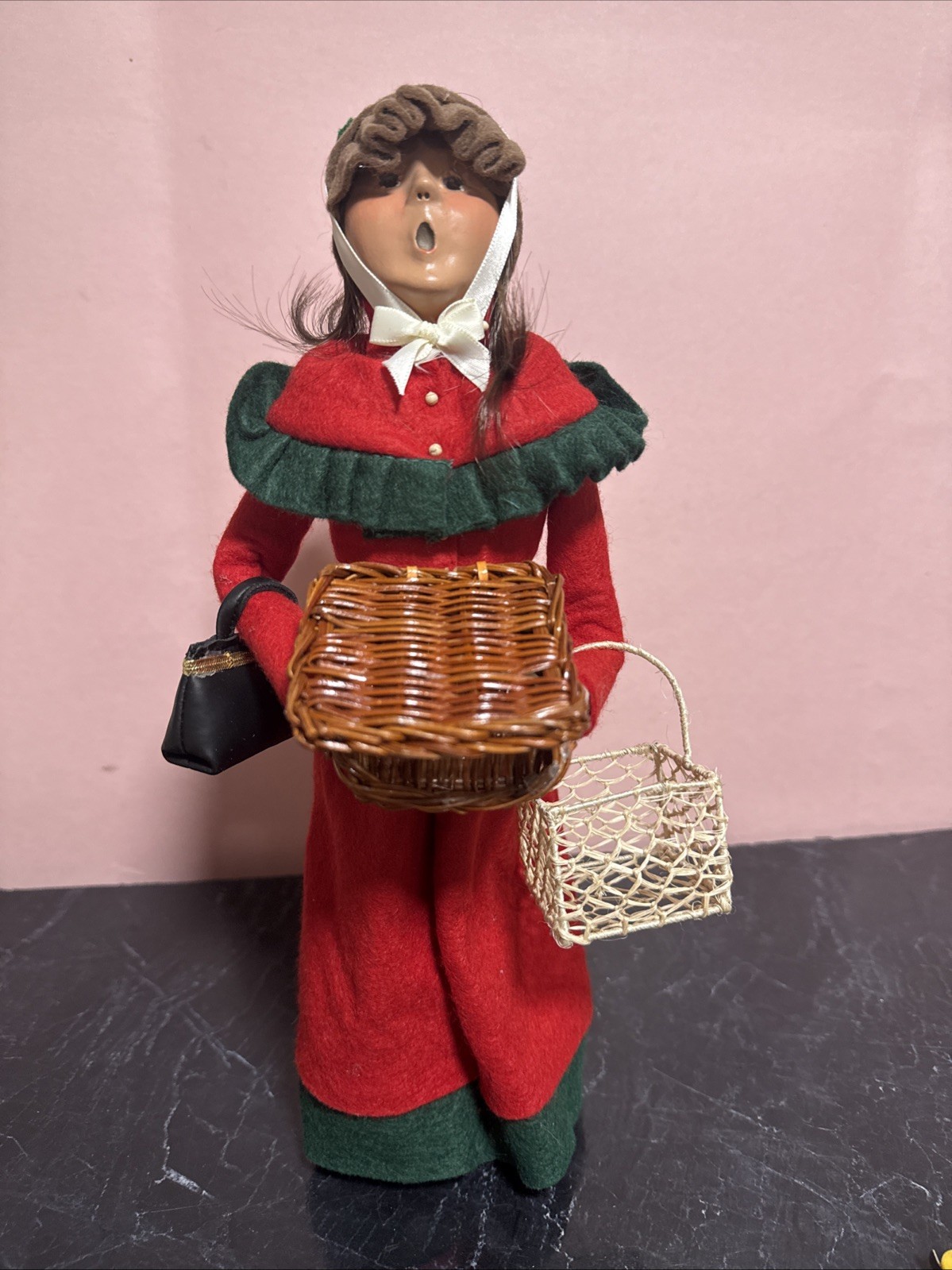 Vintage 2002 BYERS CHOICE 13” Caroler TRADITIONAL SHOPPER Woman Baskets, Purse