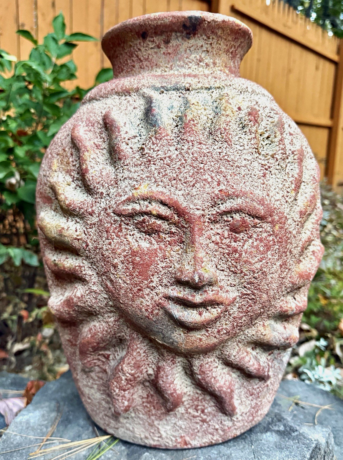 Beautiful  Vintage Large Terracotta Sun Face Pot  - Excellent Condition 17\