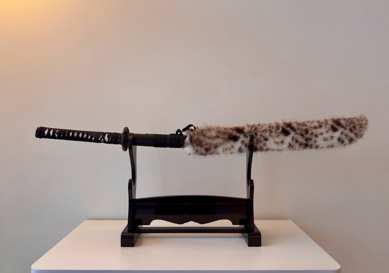 Brand New Japanese Samurai Tachi Shirizaya Faux White Leopard Fur Sheath Cover