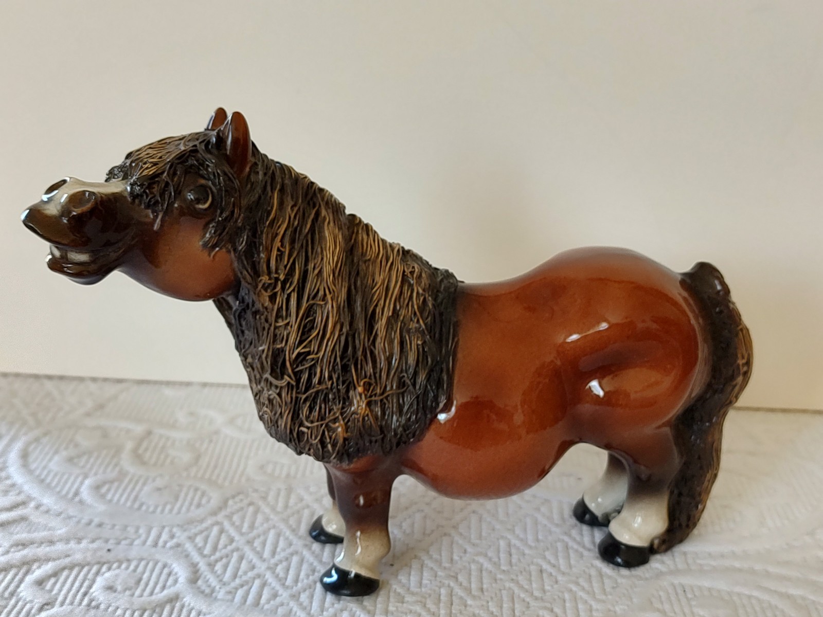 1992 ~ CHEVAL Brown Ceramic Horse Figurine ~ Spaghetti Mane & Tail ~ S. Africa