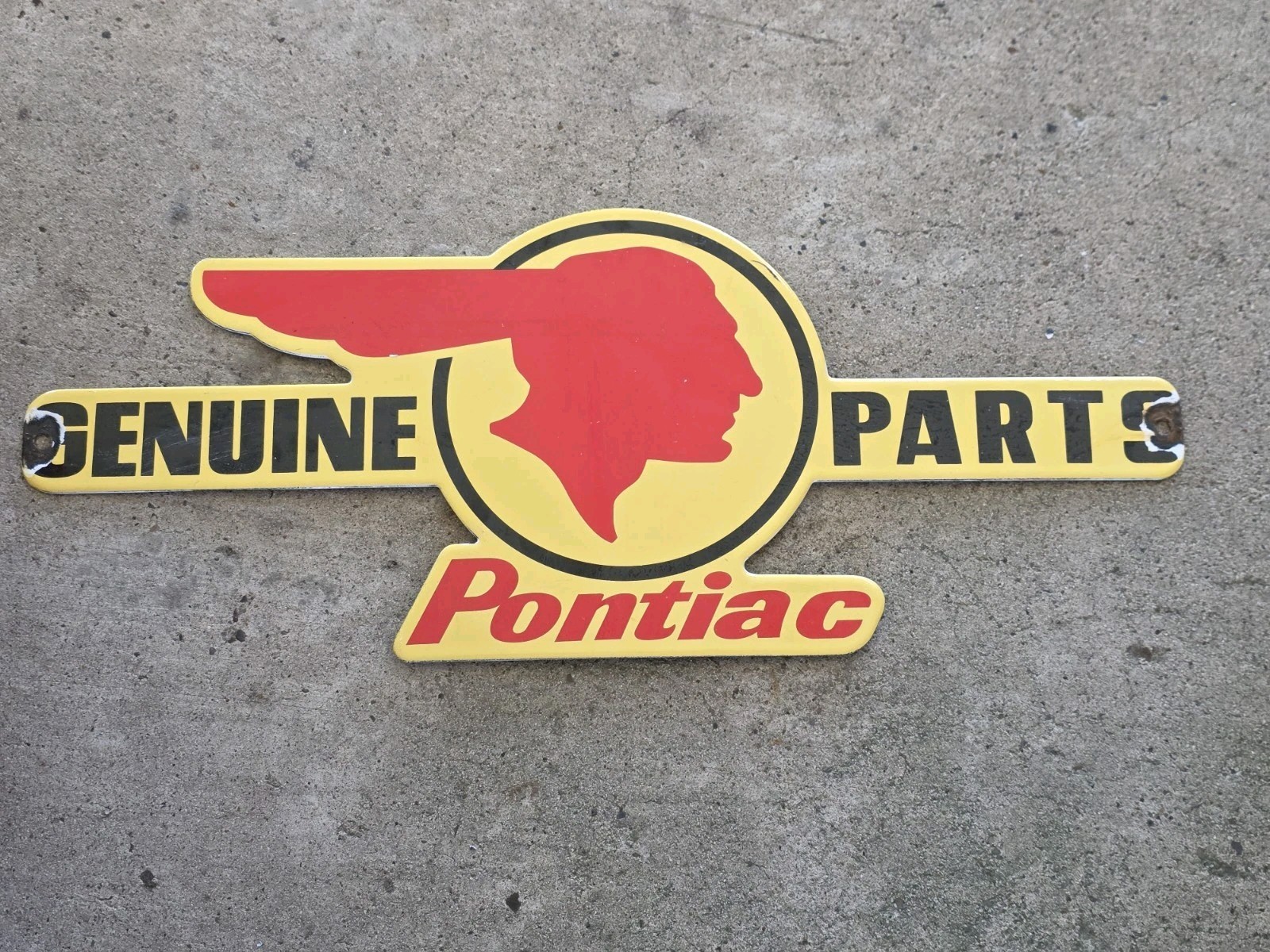 DIE-CUT VINTAGE 1950'S ''PONTIAC GENUINE PARTS'' PORCELAIN DEALER SIGN 18X7 INCH
