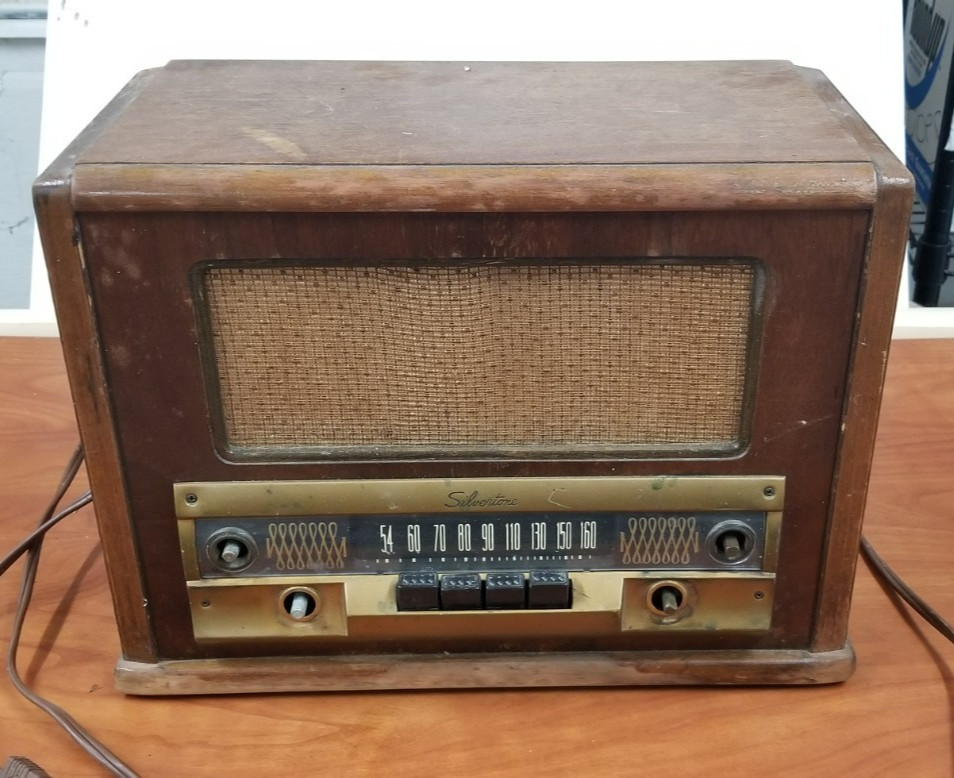 Vintage 1940s Silvertone 101.808-1C Wood Tabletop Vacuum Tube Radio Sears AS-IS