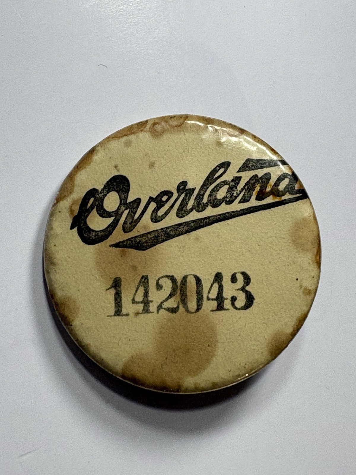 Antique Early OVERLAND MOTOR CO. Employee Pin-Back Badge Automotive Automobile