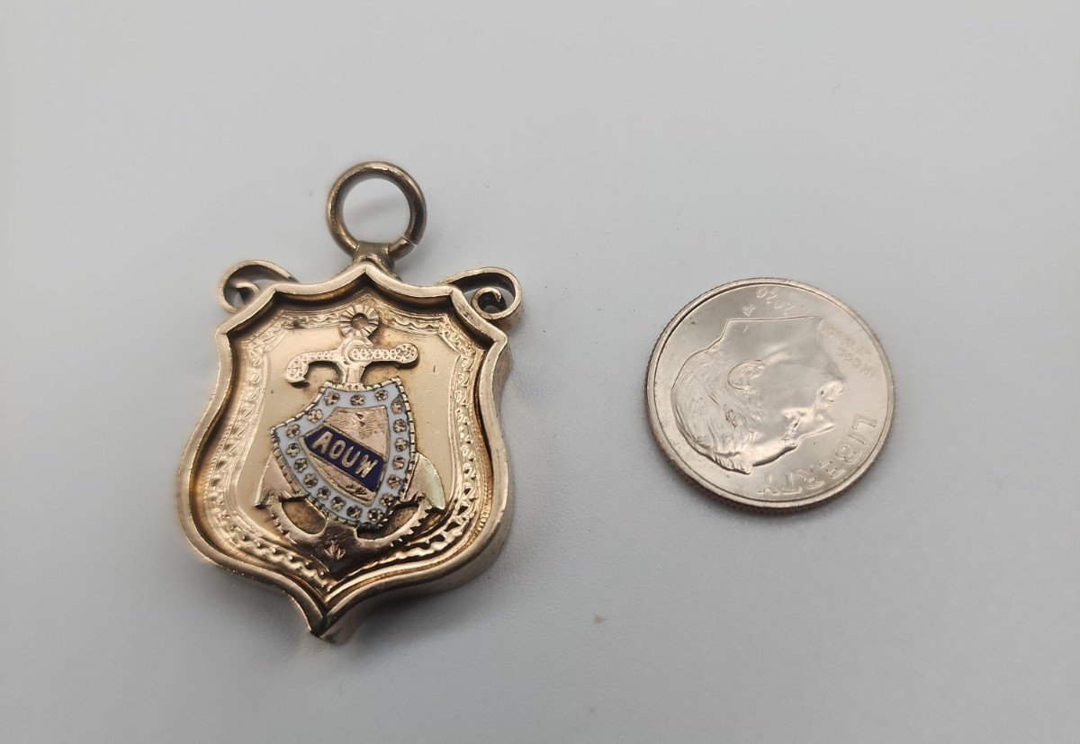 A.O.U.W American Order Of United Workman Fraternal Pendant Gold Plated