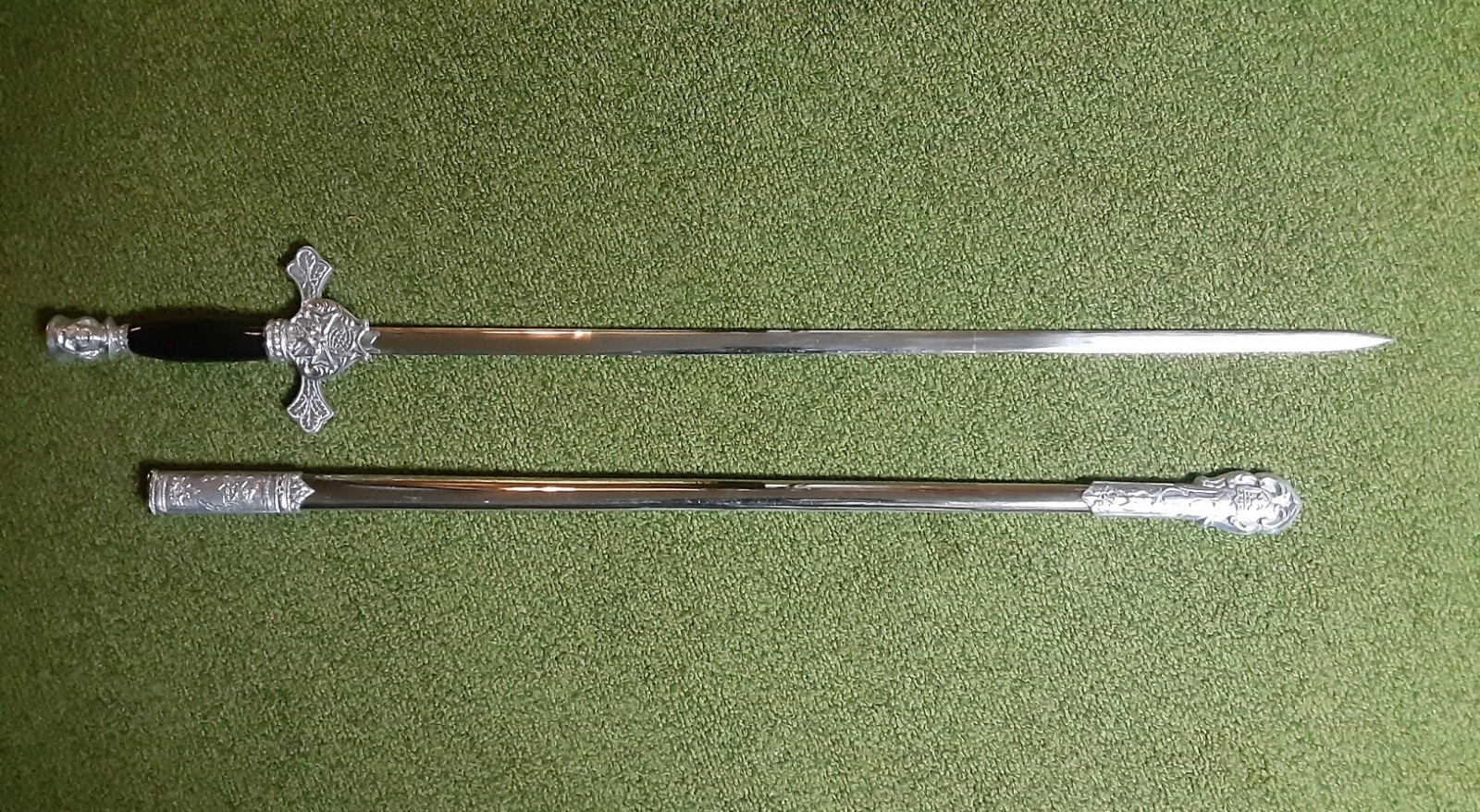 FANTASTIC CONDITION ORIGINAL LYNCH & KELLY KNIGHTS OF COLUMBUS CERAMONIAL SWORD