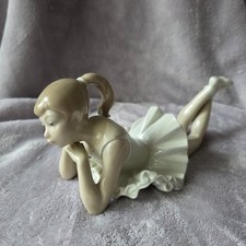 Vtg  NAO by Lladro  Porcelain Figurine 