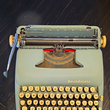 Smith-Corona Silent-Super Vintage Steel Manual Portable Typewriter w/ Case picture