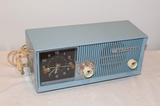 Motorola 5C13B Blue AM Clock Radio - 5 Tube - 1959 picture