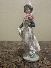 Lladro Figurine”Valencian Lady With Bouquet” Vintage 1974 #1304 Mint Retired picture
